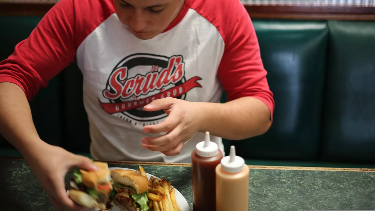 De necrezut! Ce a putut găsi un bărbat din Oradea în şaorma?