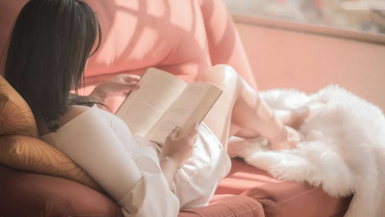 Cărți de dragoste noi, pe care le poți citi toamna aceasta