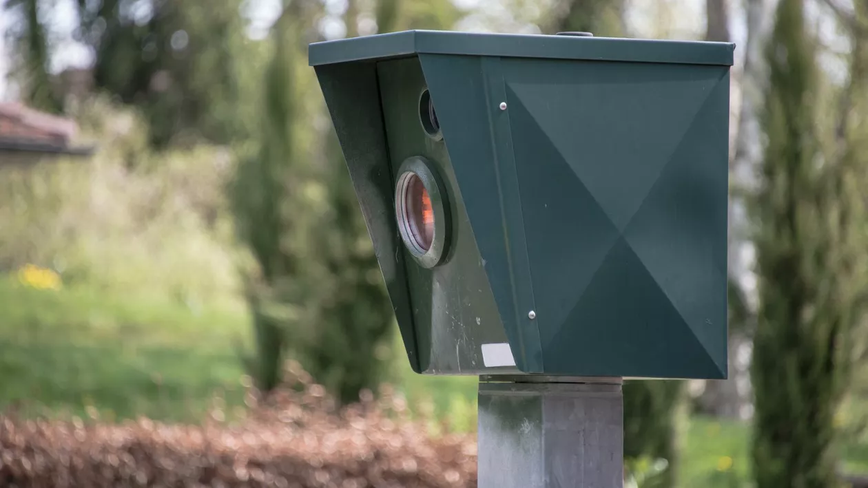 Poliția Română anunță montarea a 300 de radare fixe pe drumurile aglomerate / Ce tronsoane sunt vizate