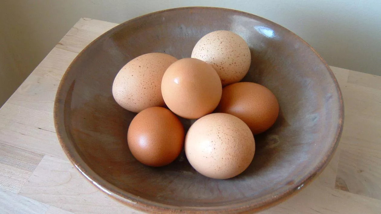 Ce se întâmplă în corpul tău dacă mănânci ouă zilnic. Foarte mulți români fac această greșeală