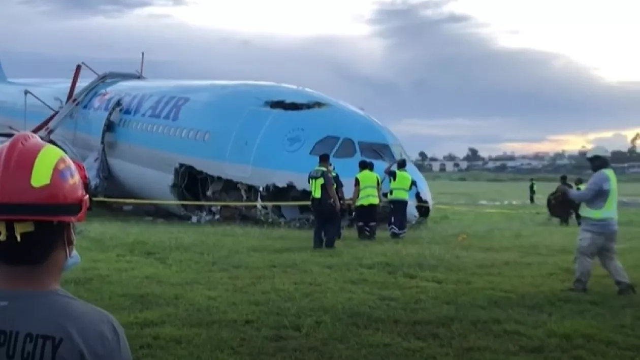 Accident Korean Air: Aterizare forțată în Filipine, toți cei 173 de oameni aflați la bord au scăpat, avionul e cam șifonat