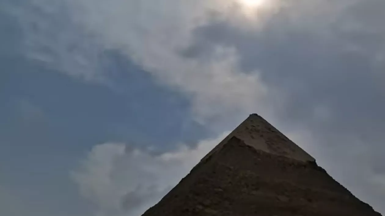 O structură subterană sub formă de „L” a fost descoperită în apropierea piramidelor din Giza