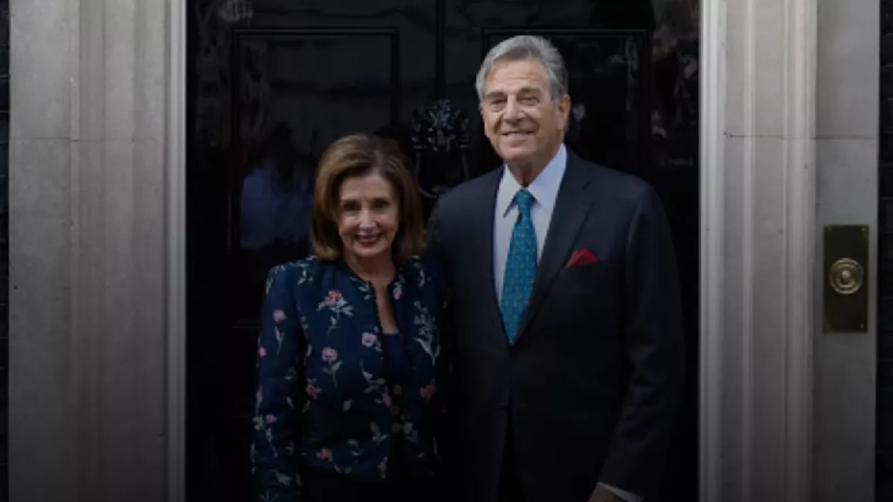 Povestea bizară a celui care l-a atacat pe soțul lui Nancy Pelosi cu un ciocan. Voia să pună capăt corupției, îmbrăcat într-un costum de unicorn