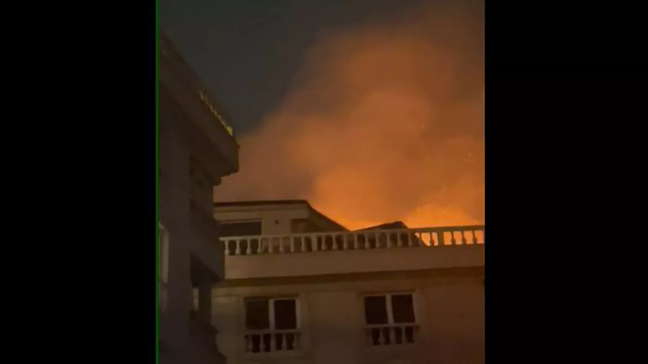 Intervenție dificilă a pompierilor la incendiul din Capitală. 8 apartamente au fost afectate (VIDEO)