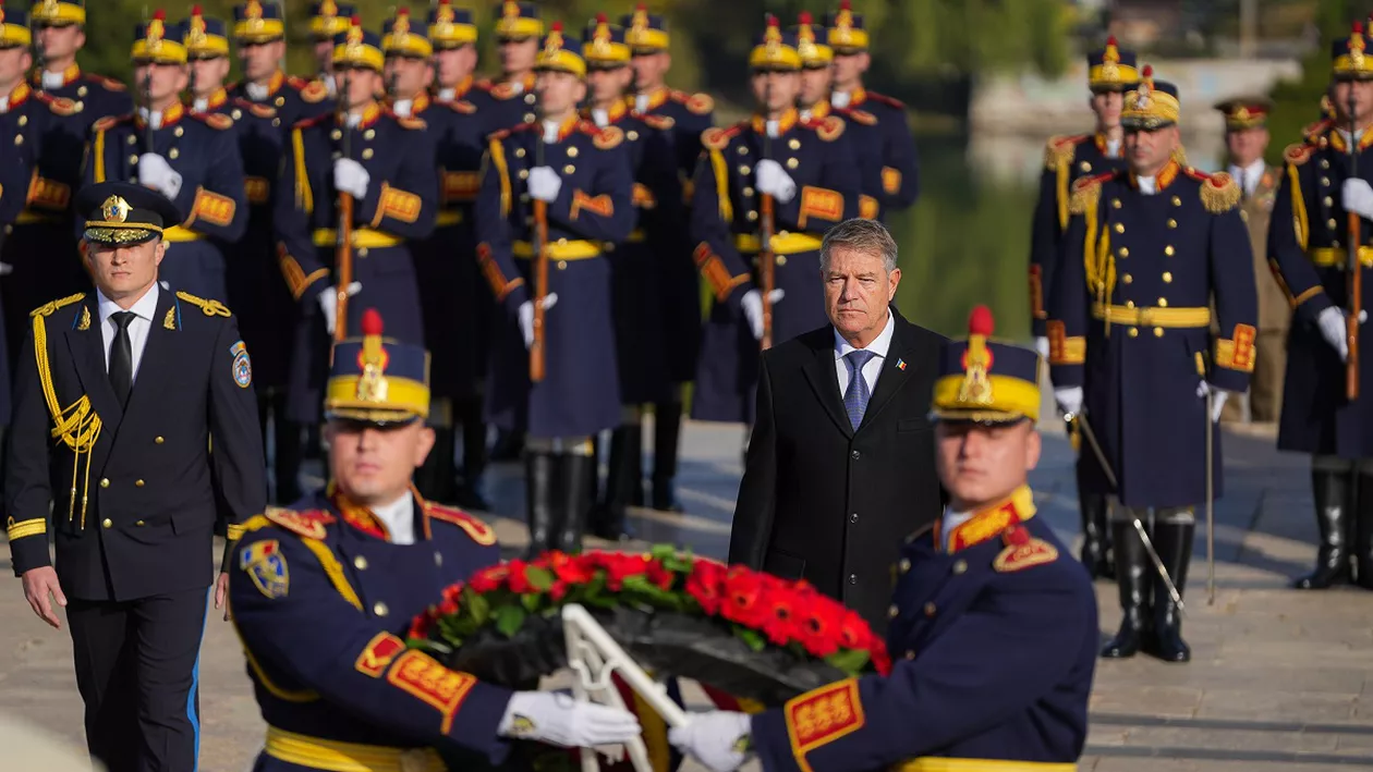 Bugetul Apărării va crește la 2,5% din PIB în 2023, reiterează Klaus Iohannis: „Este vital să investim în propriile noastre forțe de apărare pentru că vedem că există încă state tributare unei mentalități depășite” (VIDEO)