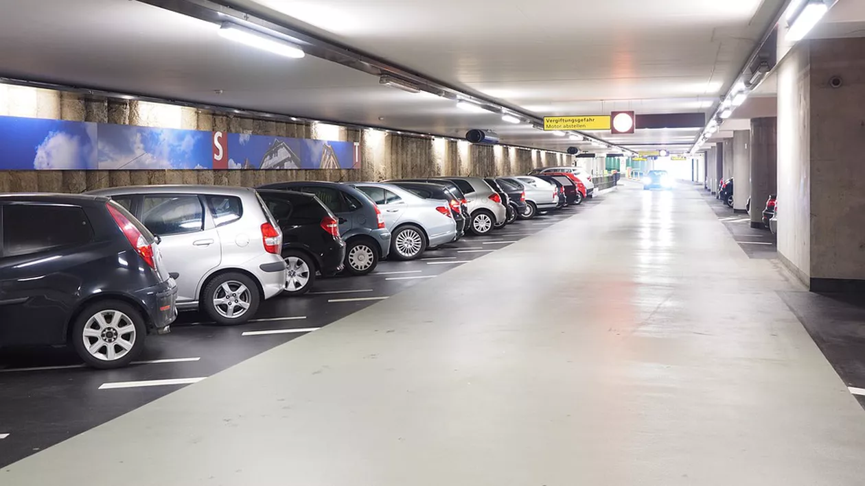 Unde se află locul de parcare care costă cât un apartament cu două camere / Ireal cu cât se vinde