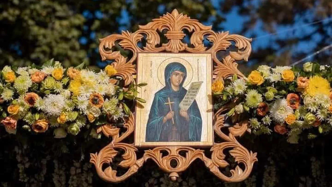 Scandal la racla Sfintei Parascheva. Credincioșii trebuie să parcurgă un traseu obositor