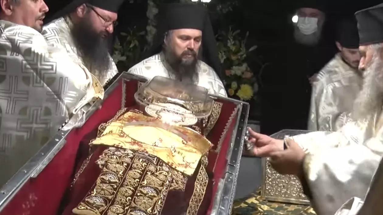 Ce se va întâmpla cu racla Sfinei Parascheva, după ce peste 300.000 de oameni au venit în pelerinaj