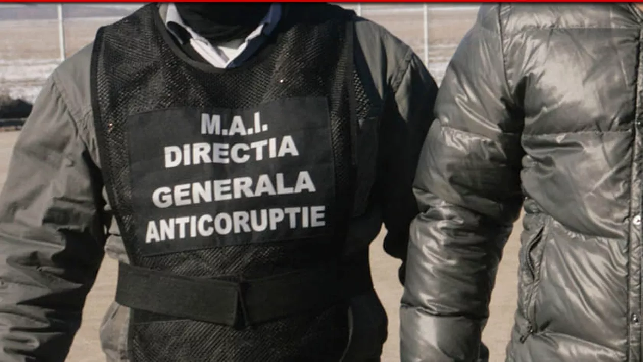 Angajata unei primării din Argeș și-a platit ratele rudelor cu banii din bugetul local. DNA i-a pus sechestru pe bunuri