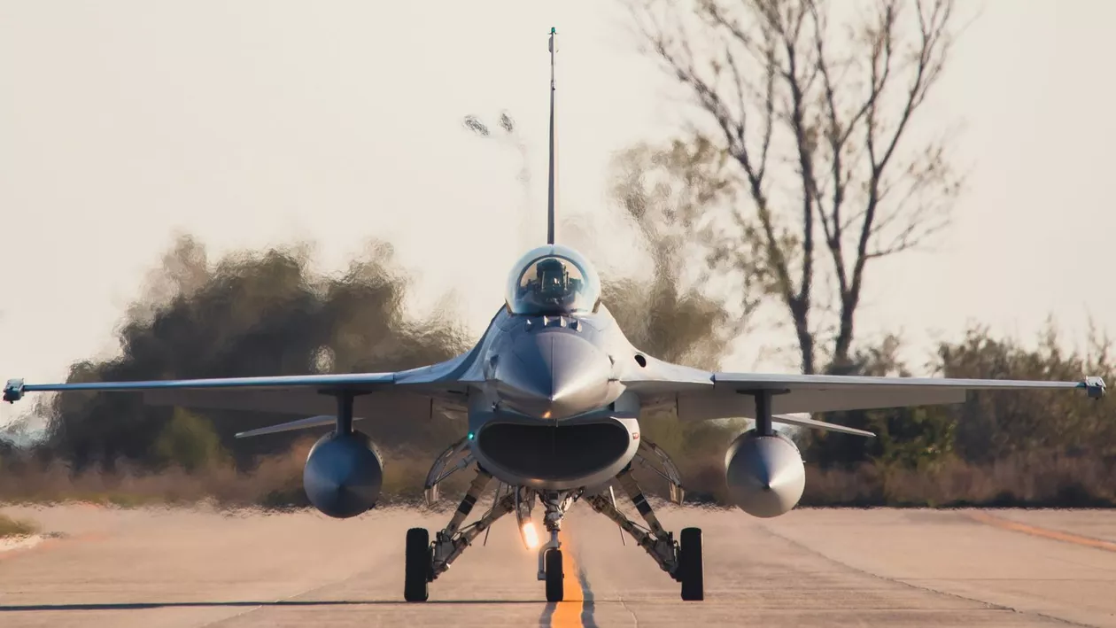 Piloții români se vor antrena în misiuni de poliție aeriană cu avioane F-16 în spațiul baltic. Ce misiuni au acolo avioanele NATO