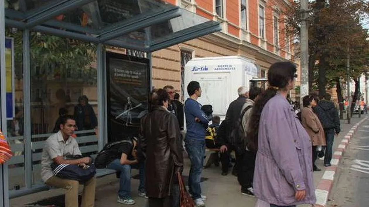 O femeie din Târgu Jiu a fost găsită decedată într-o stație de autobuz