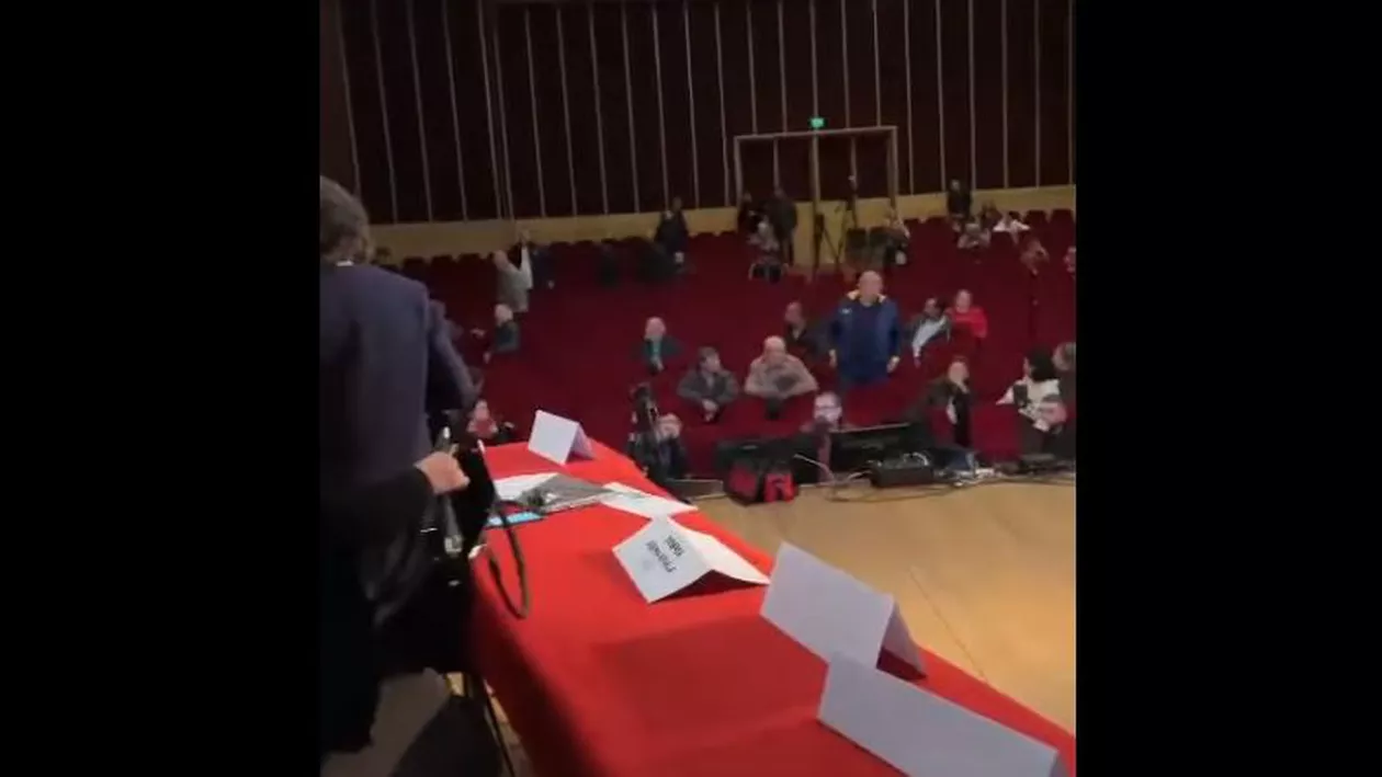 Bătaie în ședința Consiliului Local Făgăraș. 4 consilieri au ajuns la Urgențe (VIDEO)