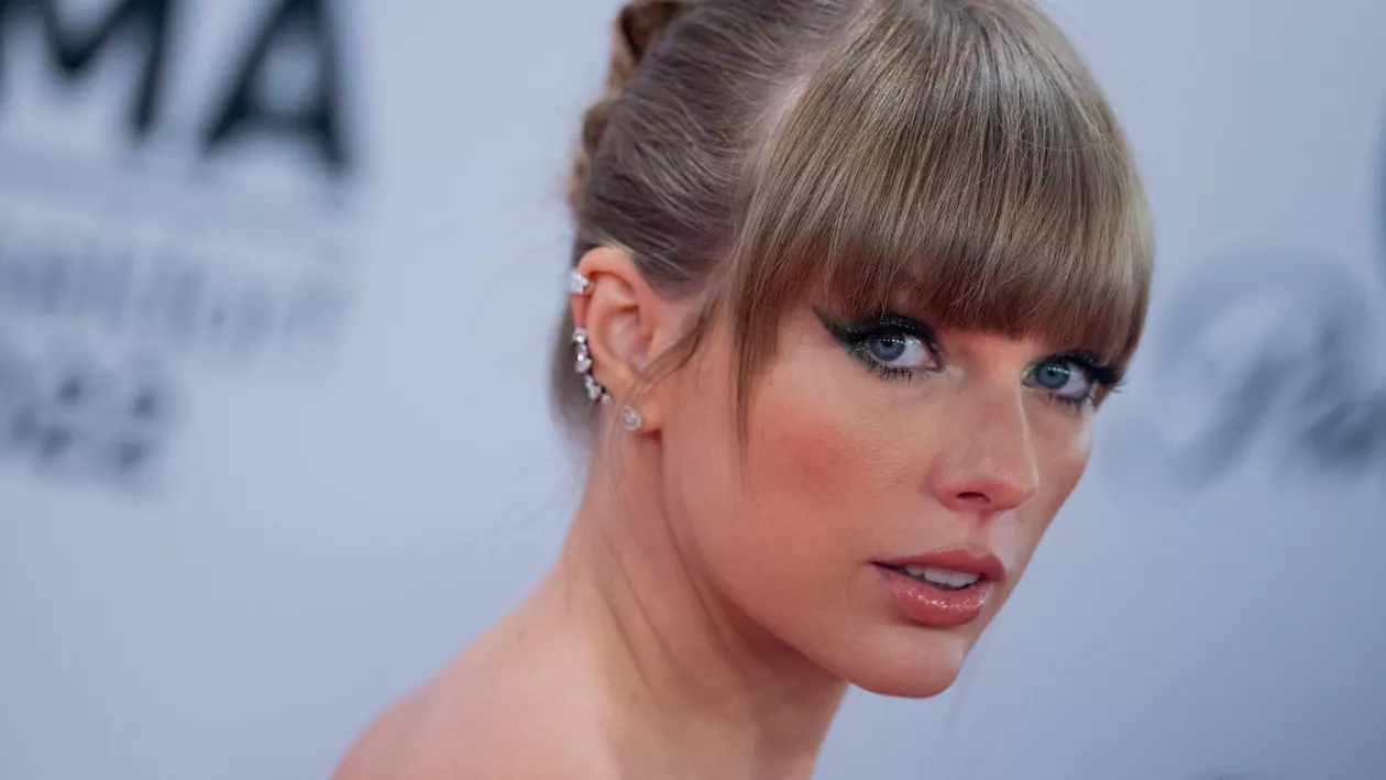 Platforma Twitter (X) a ridicat interdicția în privința căutărilor despre Taylor Swift / Aplicația o blocase săptămâna trecută după apariția unor imagini explicite cu vedeta