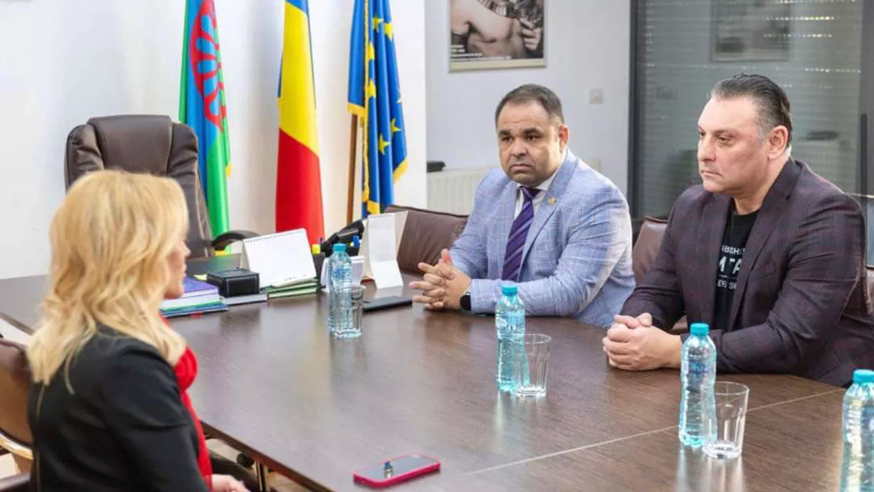 Partida Romilor și Ministerul Familiei vor combate împreună căsătoriile timpurii, abandonul școlar și abandonul maternal
