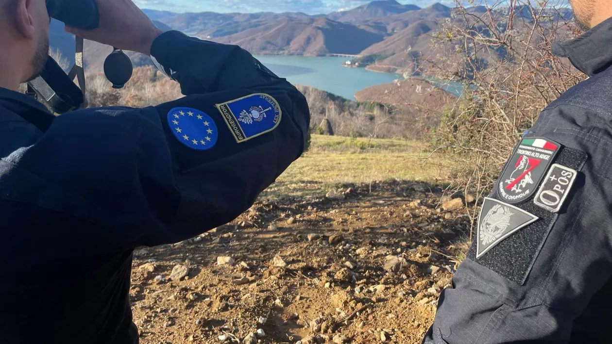 Se realimentează tensiunile inter-etnice din Kosovo. KFOR şi-a întărit prezenţa în nordul regiunii separatiste