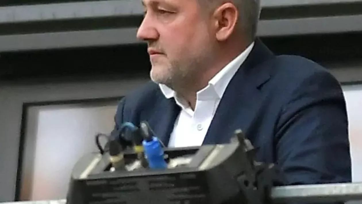 Universitatea Craiova a dat afară un jucător, apoi a râs de el: Drum bun, Ionuț! Mult succes în afaceri!