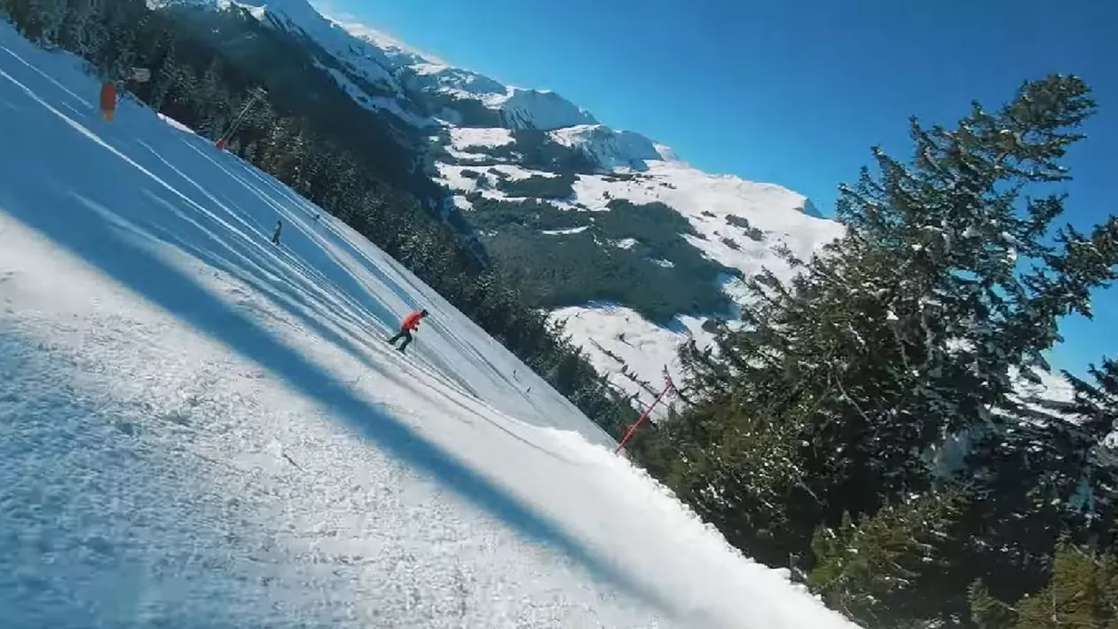 Pârtiile din Alpi, lipsite de zăpadă din cauza temperaturilor ridicate. Peisaj de toamnă și în Bucegi