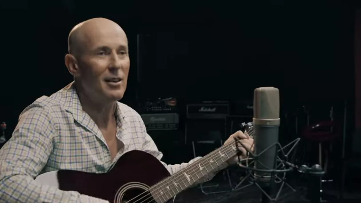 Mugur Mihăescu, baladă de Ziua Națională: „Vreau oamenii să aibă bucuria de a fi români (...) unde bărbatul e bărbat și fata e fată, unde părinților le spui 'mamă' și 'tată'” (VIDEO)