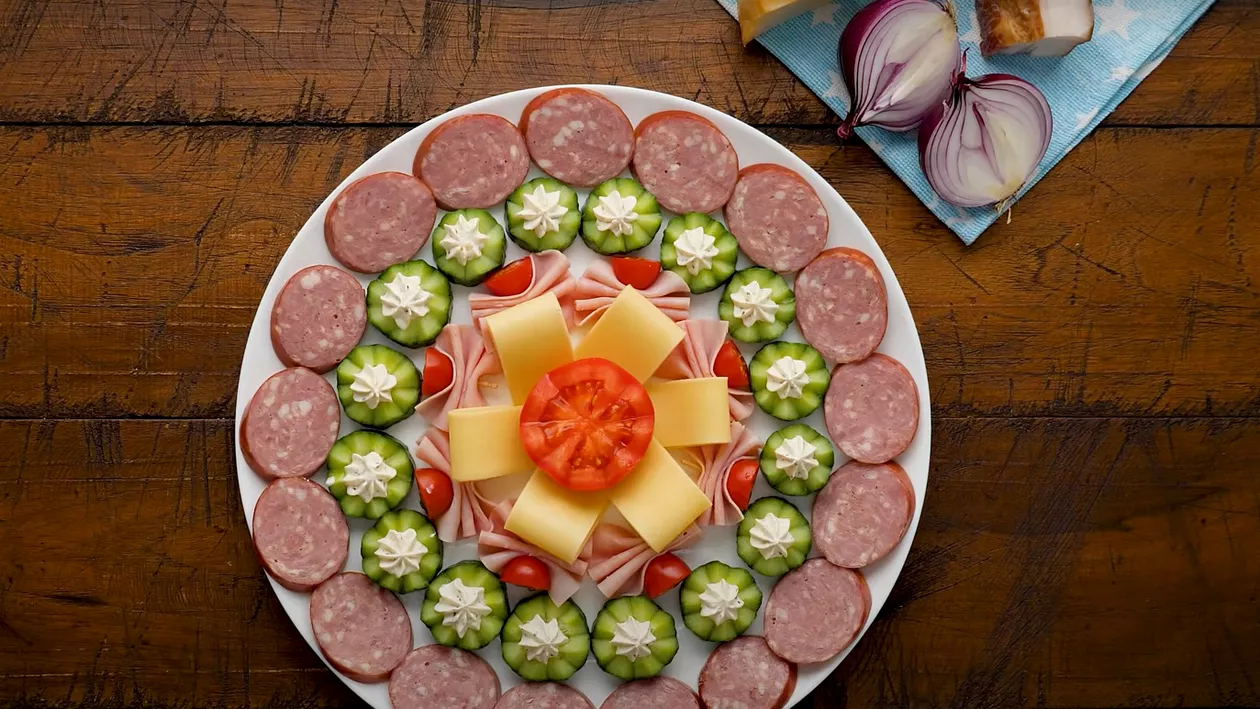 Masa de Revelion comandată la restaurant / Care este prețul preparatelor