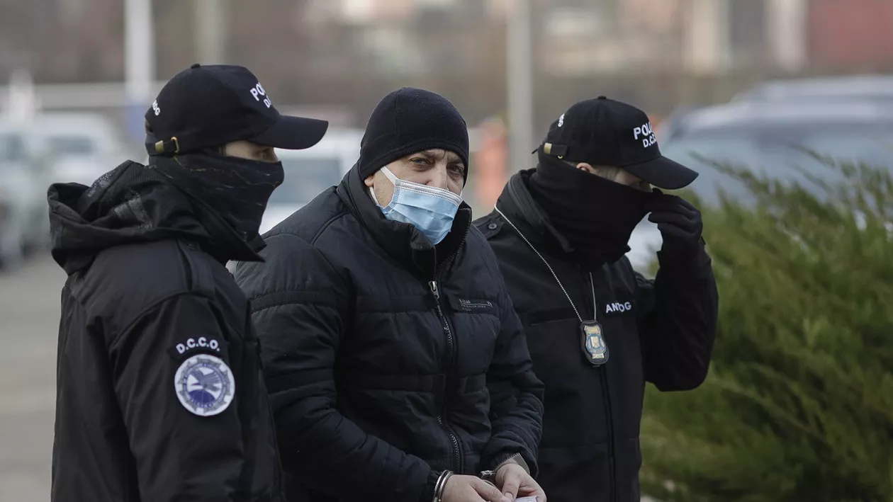 Un român din Hells Angels a fost extrădat în SUA ca să fie judecat pentru trafic de droguri și spălare de bani (GALERIE FOTO)