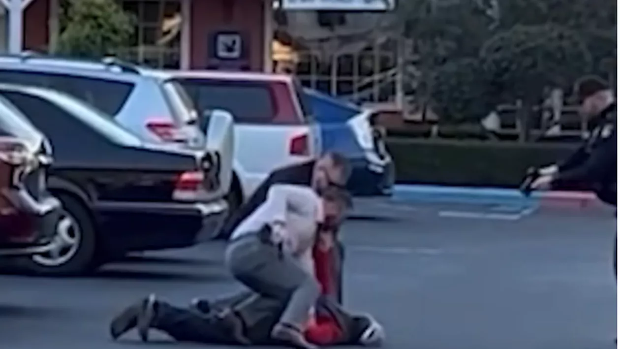 Dublu atac armat în California, soldat cu cel puţin şapte morţi (VIDEO)