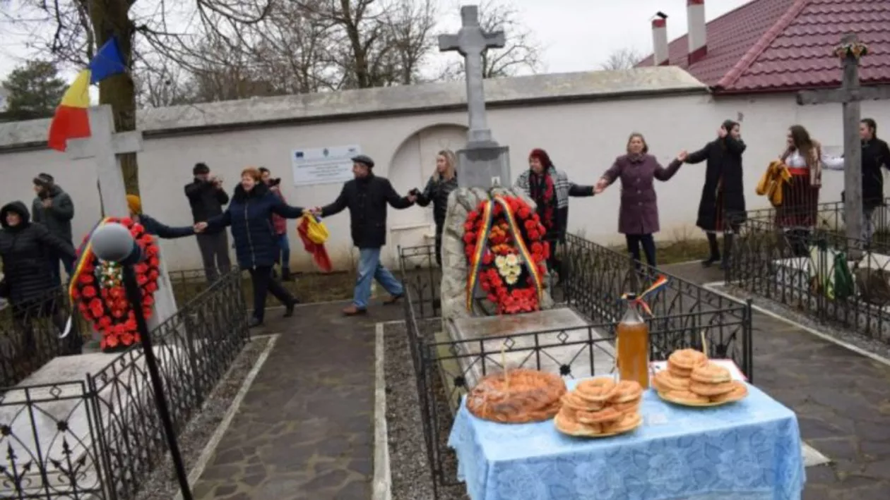Președintele PSD Vaslui - care a dansat hora printre cruci de Ziua Unirii - amenință că îi va exclude din partid pe managerul de spital și regizorul care s-au bătut într-un bar cu același prilej