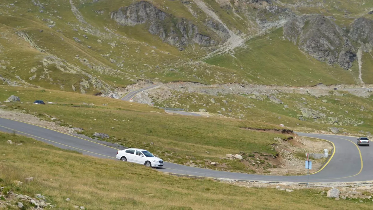 Când s-ar putea deschide cea mai înaltă șosea din România, Transalpina