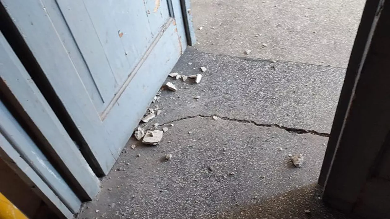 Efectele cutremurului din Gorj, raportate în cinci județe ale țării: Persoane cu atac de panică sau rănite de elemente de construcţie desprinse, la spital / Zeci de clădiri şi autoturisme, avariate