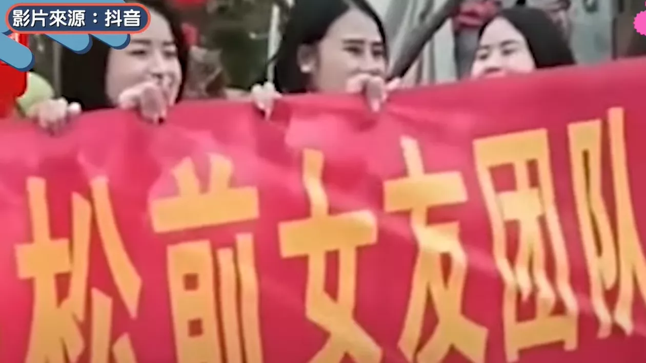 Surpriză neplăcută pentru un chinez: S-a trezit la nunta lui cu șase dintre fostele iubite care au organizat un protest (VIDEO)