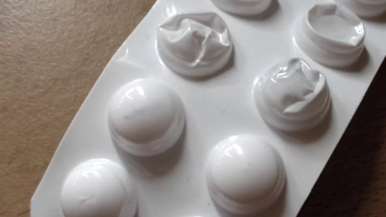 Substanța periculoasă din Nurofen, care l-ar putea interzice de pe piață. Efectele secundare sunt rare, dar mortale asupra creierului