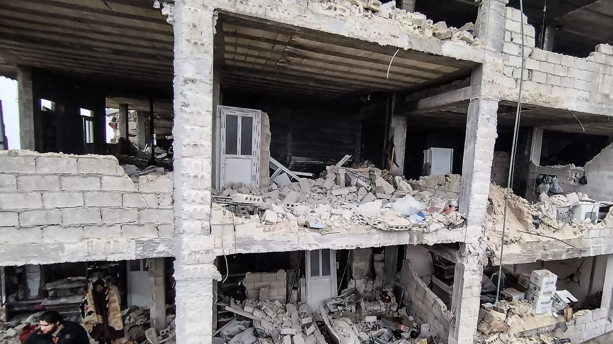 Mii de morți și răniți în Turcia și Siria după două cutremure de peste 7 grade. Vibrațiile s-au simțit până în Groenlanda / România, printre țările din UE care trimit salvatori în Turcia (VIDEO)