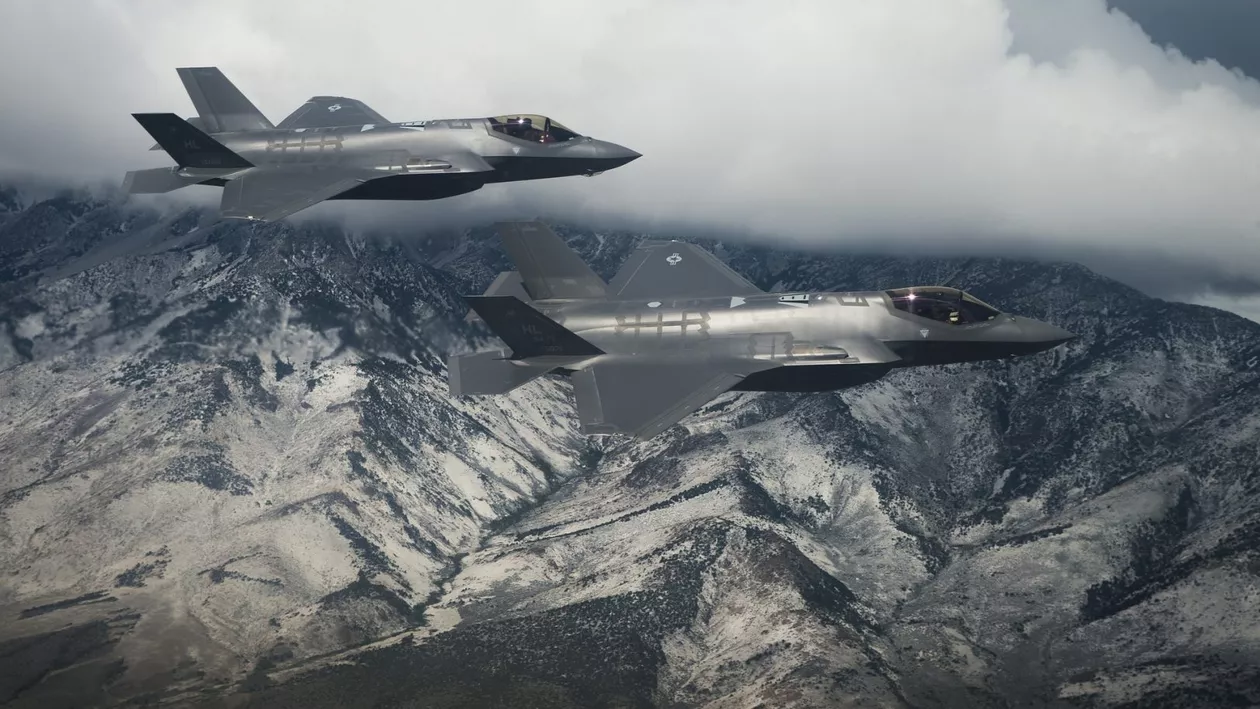 Trei avioane militare rusești, dintre care unul de spionaj, interceptate de NATO în apropiere de Polonia