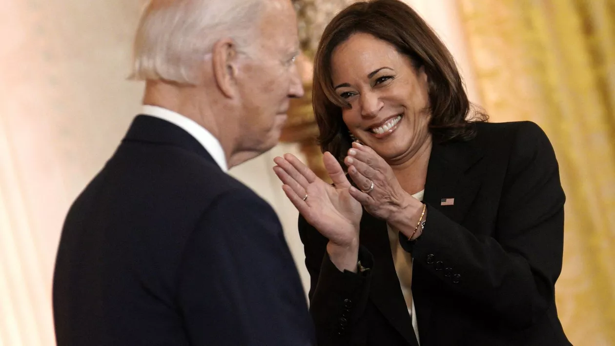 Kamala Harris spune că Joe Biden „nu e prea în vârstă” și că va candida din nou alături de el în 2024