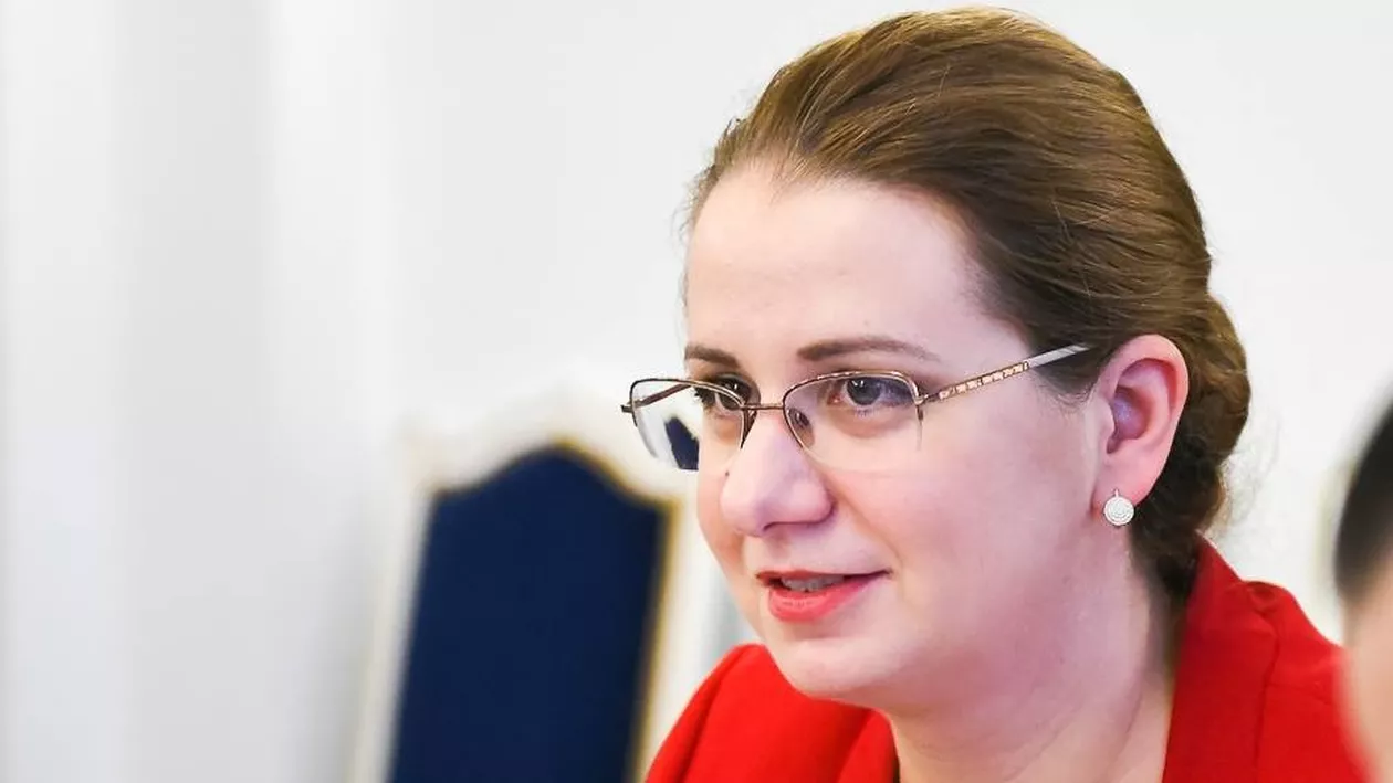 Studenții îi cer ministrului Deca și premierului Ciucă o procedură de constatare a plagiatelor „realmente funcțională”