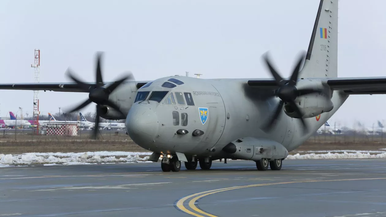 Caraş-Severin: Două aeronave ale Forţelor Aeriene acţioneză la stingerea incendiului de pădure