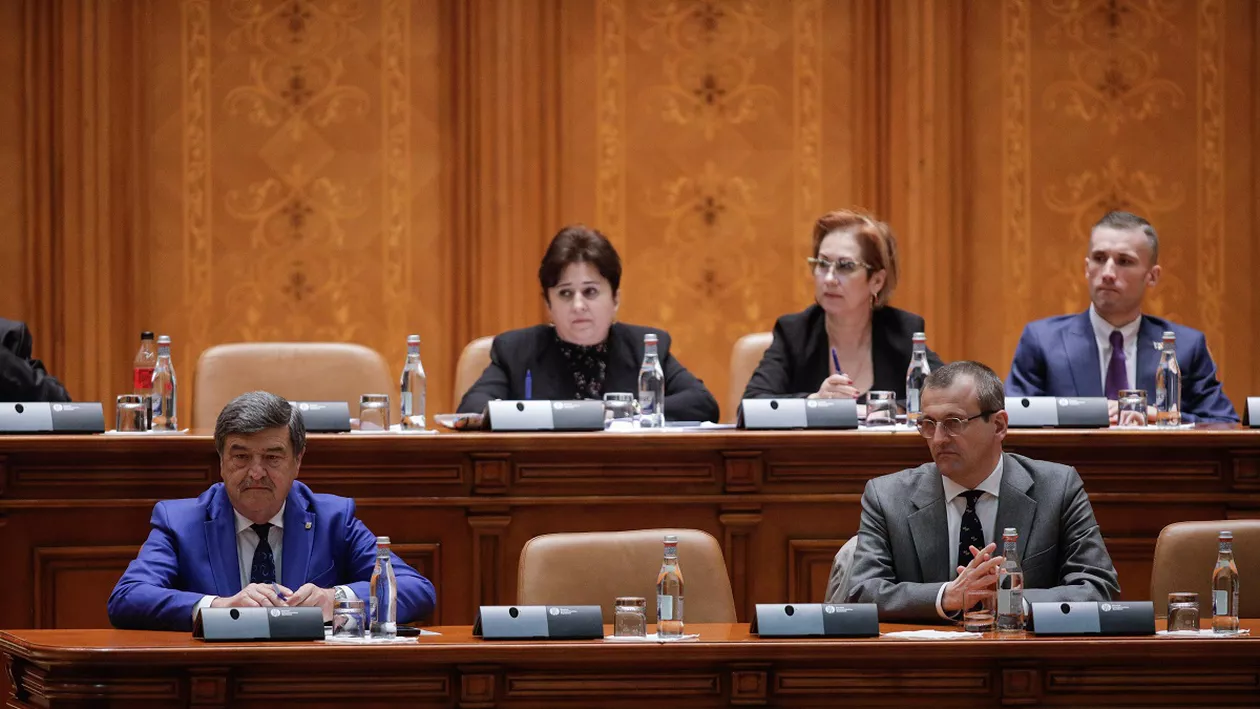 Vor fi maxim 16 ministere în noul Guvern. Decizia coaliției