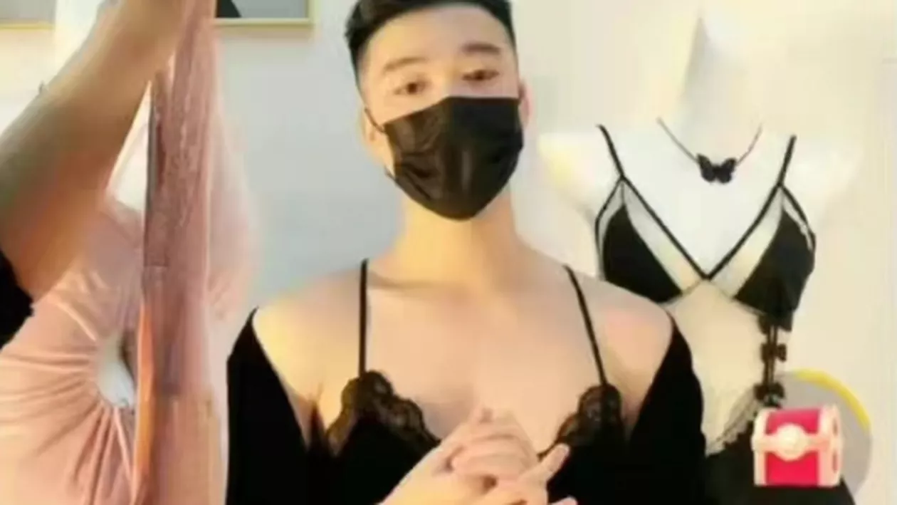 Metodă ingenioasă prin care chinezii prezintă lenjerie pe fluxurile video. Bărbații fură pâinea modelelor