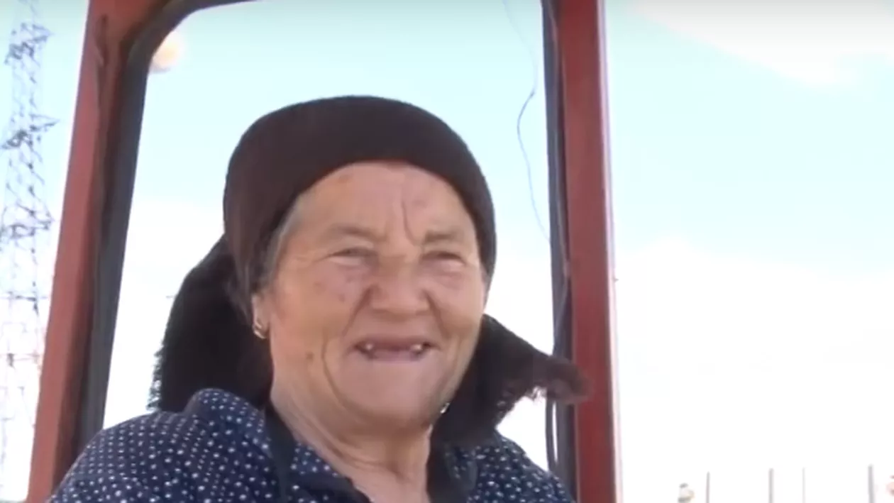 Mița tractoristă, șoferița de 76 de ani: „Cât m-o ține Dumnezeu, nu renunț” (VIDEO)