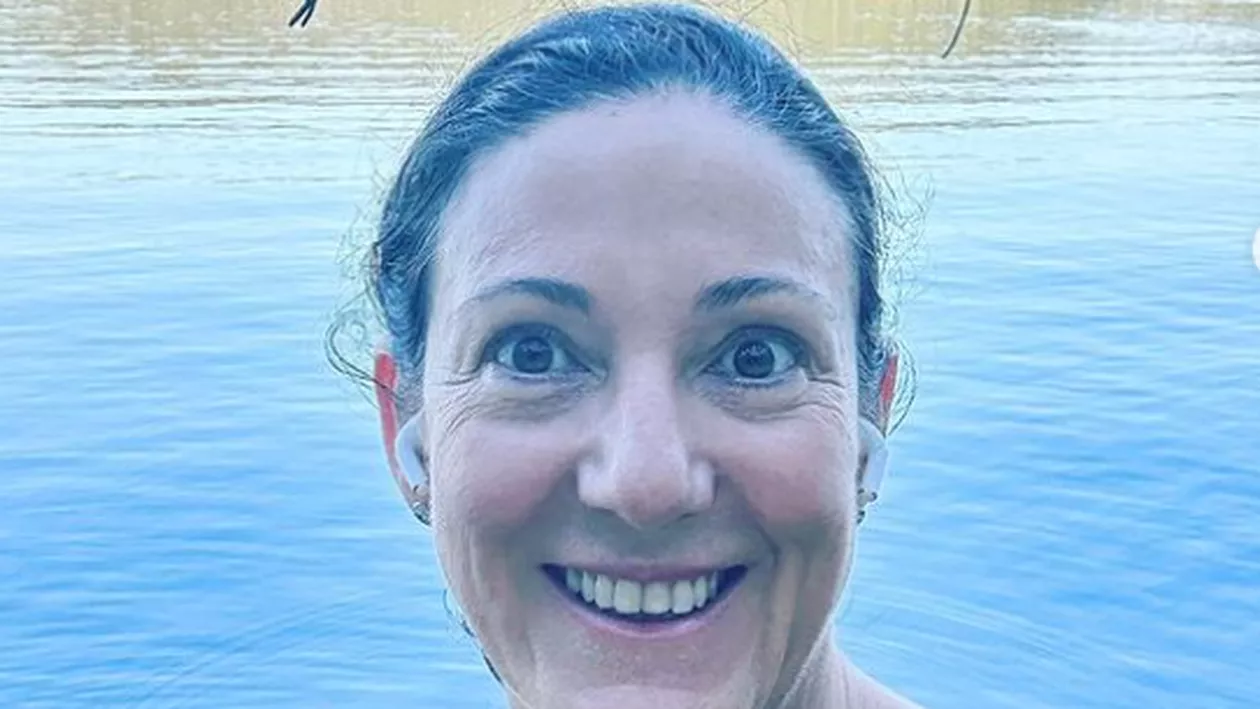 Val de critici: Povestea unei femei care și-a părăsit soțul după o întâlnire cu ”sufletul ei pereche”