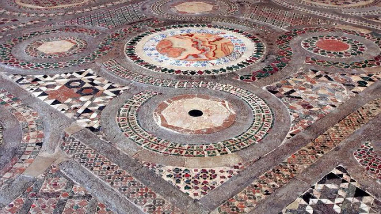 Turiștii vor putea vizita locul în care sunt încoronați regii și reginele Marii Britanii / Condiția: să se descalțe