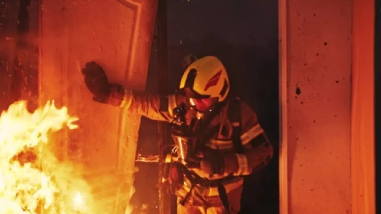 Incendiu în Cluj. Un bărbat a murit şi o femeie a fost rănită