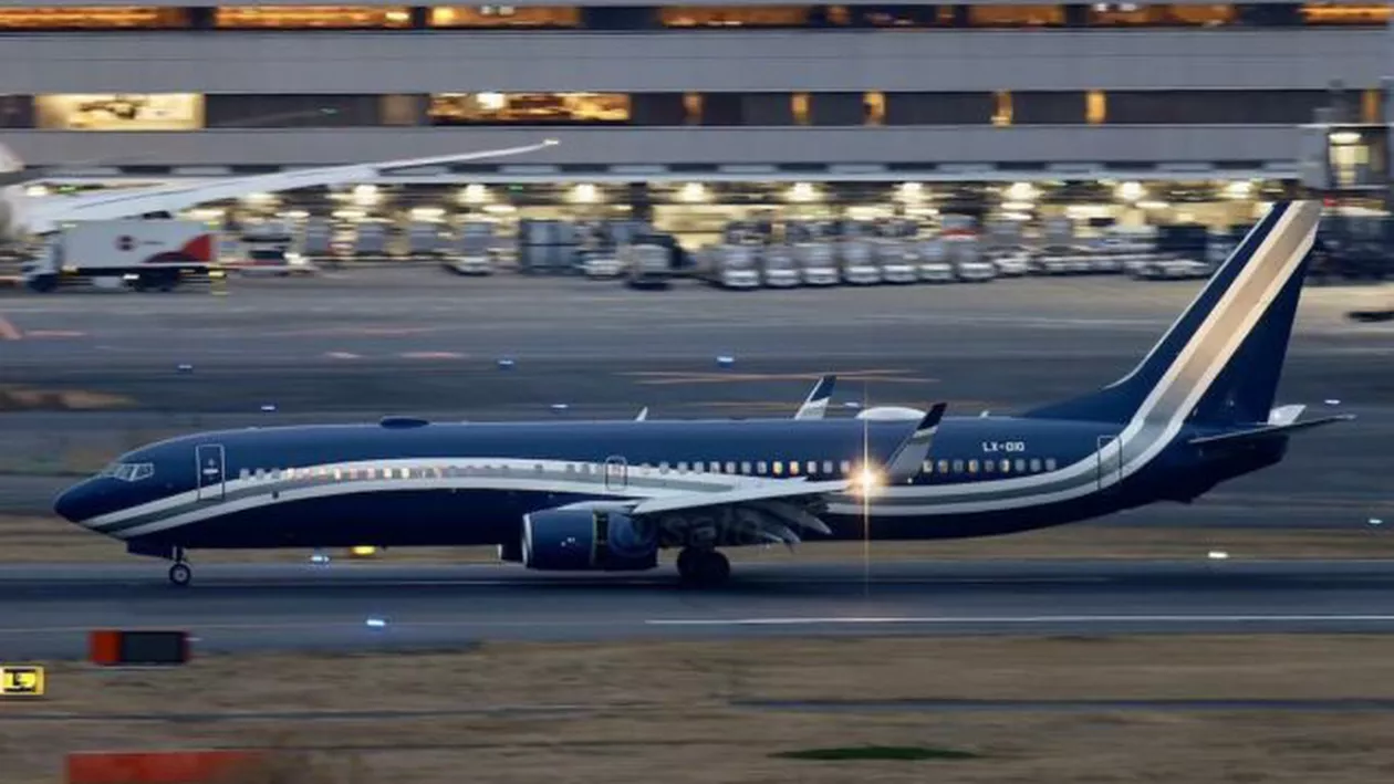 Administraţia Prezidenţială, explicații despre zborurile lui Klaus Iohannis cu avioane private / Costurile și rutele, clasificate