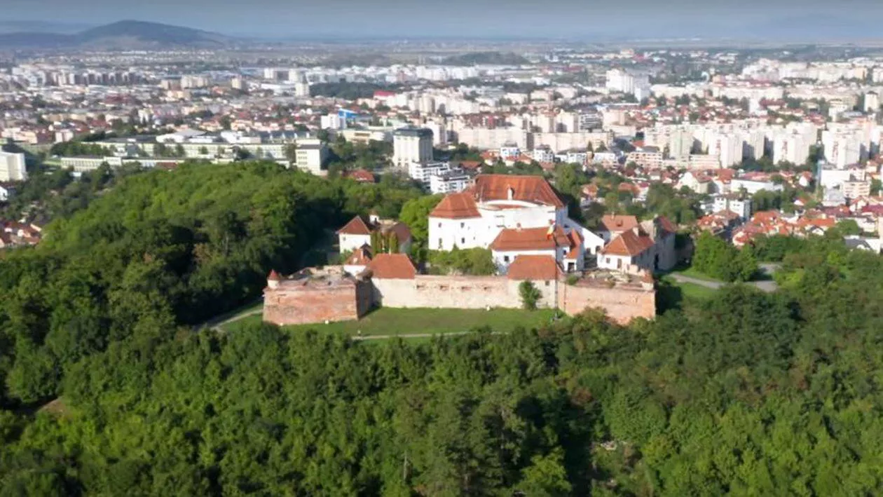 Cetatea Brașovului a revenit în proprietatea orașului, după un proces de 7 ani. Va urma să fie renovată
