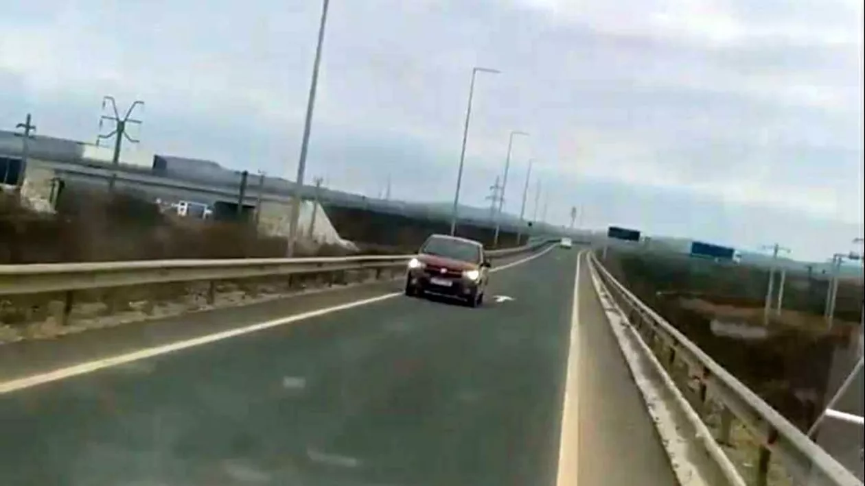Șofer filmat pe contrasens, pe autostradă: ”Urc liniștit și vine ăsta, frate!” (VIDEO)