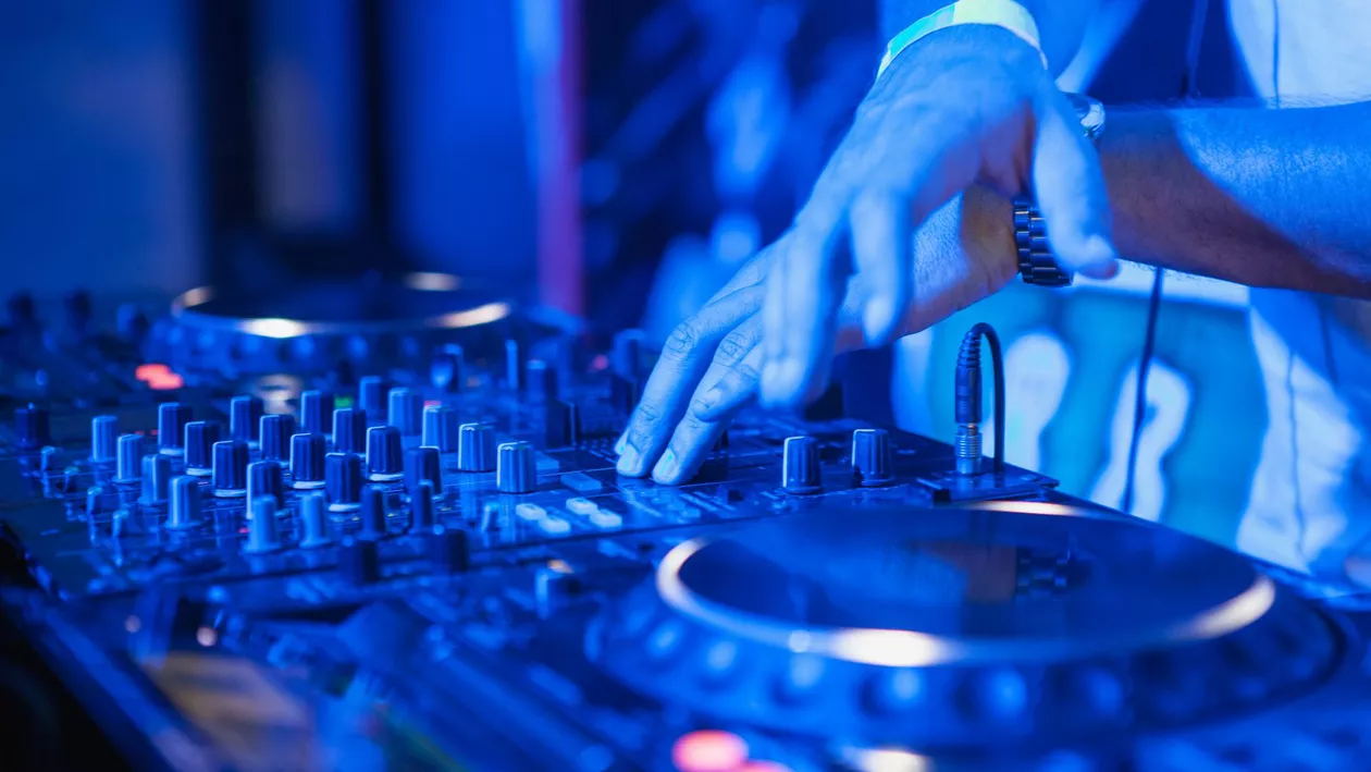 A murit celebrul DJ britanic Jason Kaye. Artistul avea 54 de ani