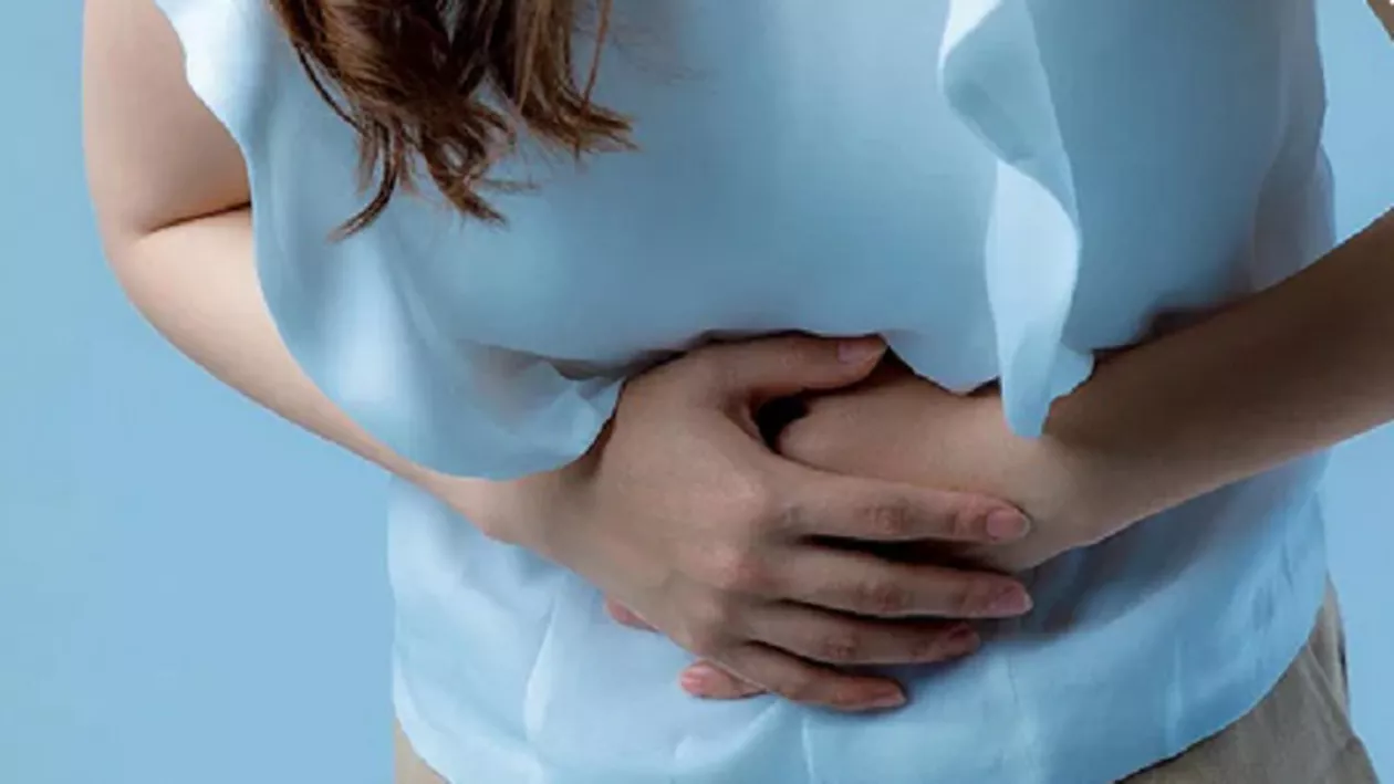 O femeie a înghițit o lingură de 17 cm în timp ce mânca iaurt: ,,Fie înghițeam, fie mă sufocam”