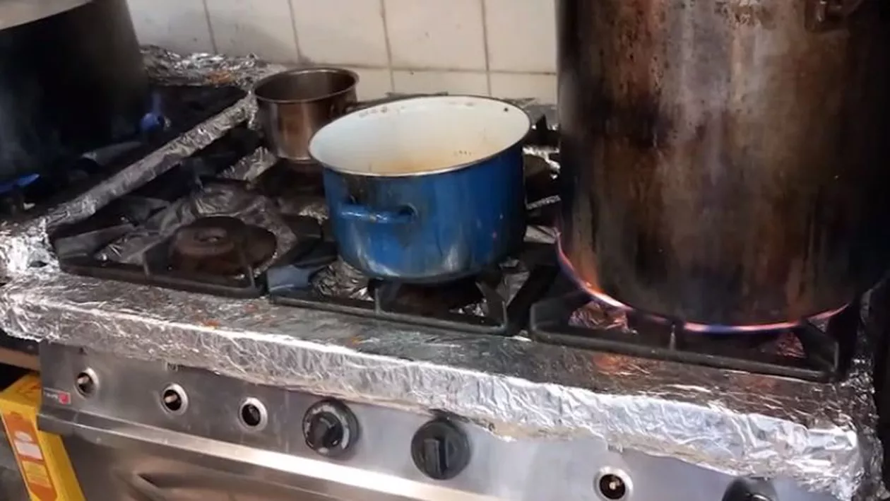 Ce a găsit ANPC la operatorii economici din Băile Herculane. Au fost aplicate amenzi de 151.500 de lei