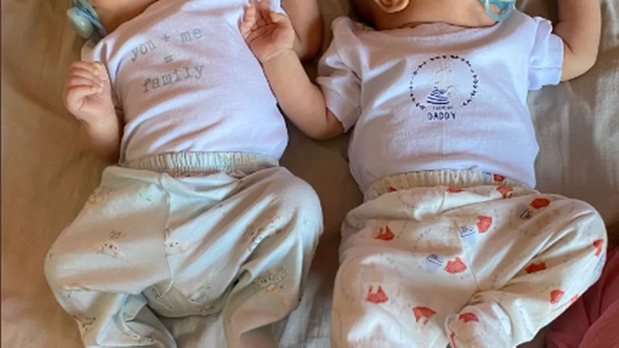 O proaspătă mămică și-a dus gemenii la Poliție pentru că nu putea să-i deosebească (FOTO)