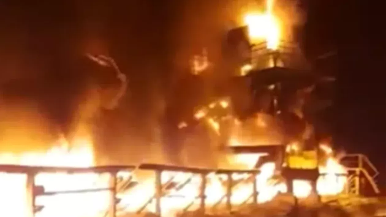Incendiu puternic la Complexul Energetic Oltenia. O carieră minieră a fost cuprinsă de flăcări (VIDEO)