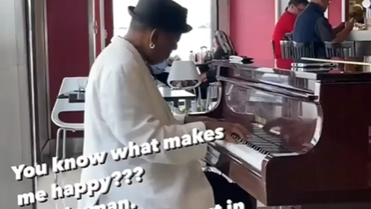 A rămas fără cuvinte când a primit bacșișul de la un influencer. Pianistului nu i-a venit să creadă (VIDEO)